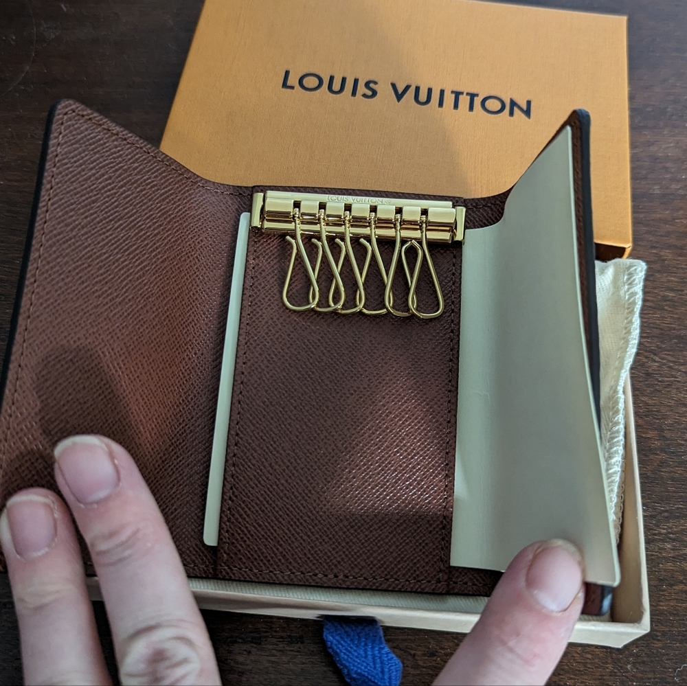 BRAND New in BOX Authentic Louis Vuitton 6 Key Holder - Picture 8 of 14